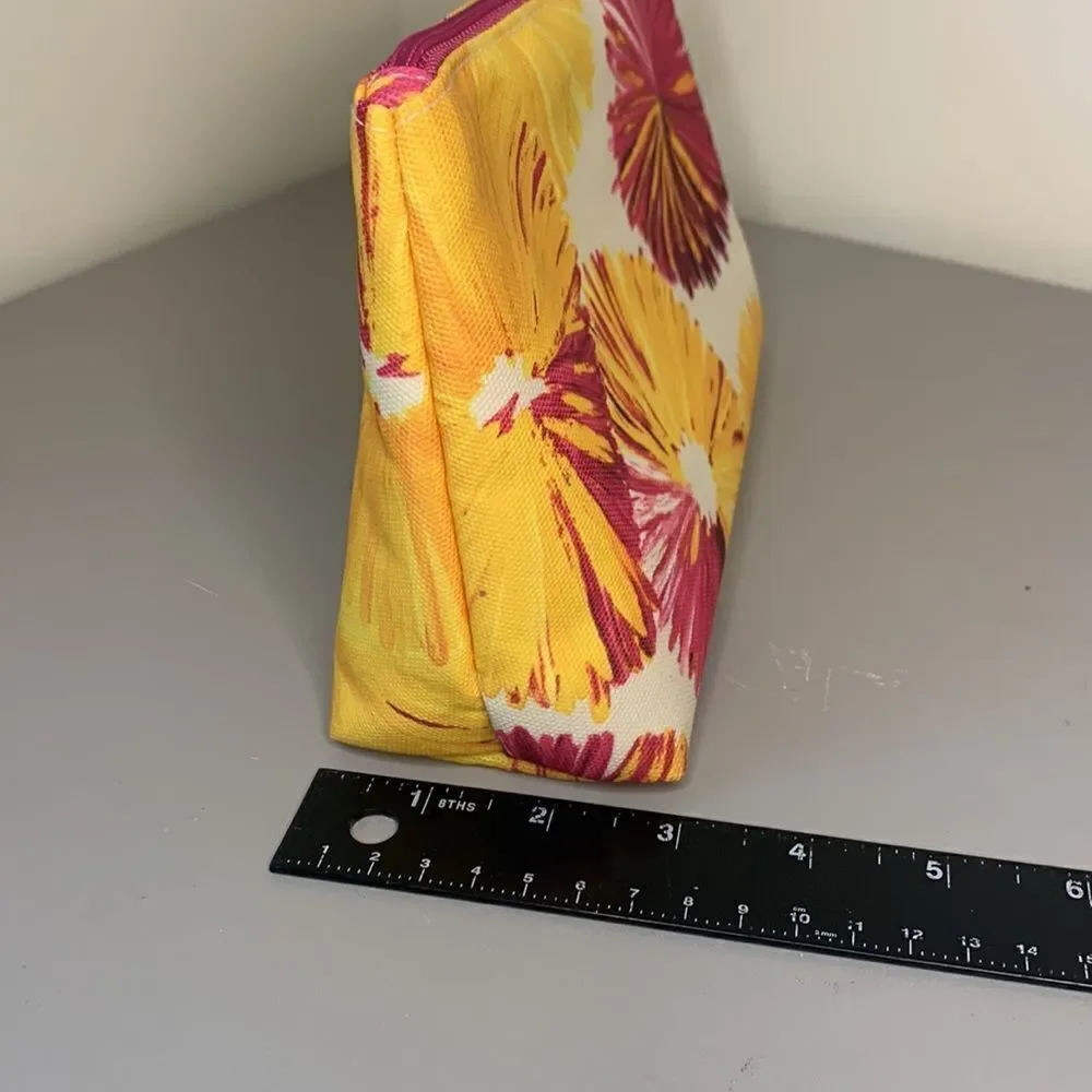 EUC Clinique LaLa DK makeup bag